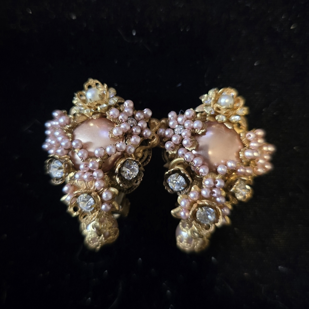 Vintage M&M Designs Florida Filigree Cluster Clip-On Earrings - Picture 2 of 7